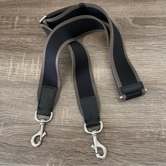 Coach Heritage Web Leather Weekend Tote Style F71169 - Picture 4 of 12